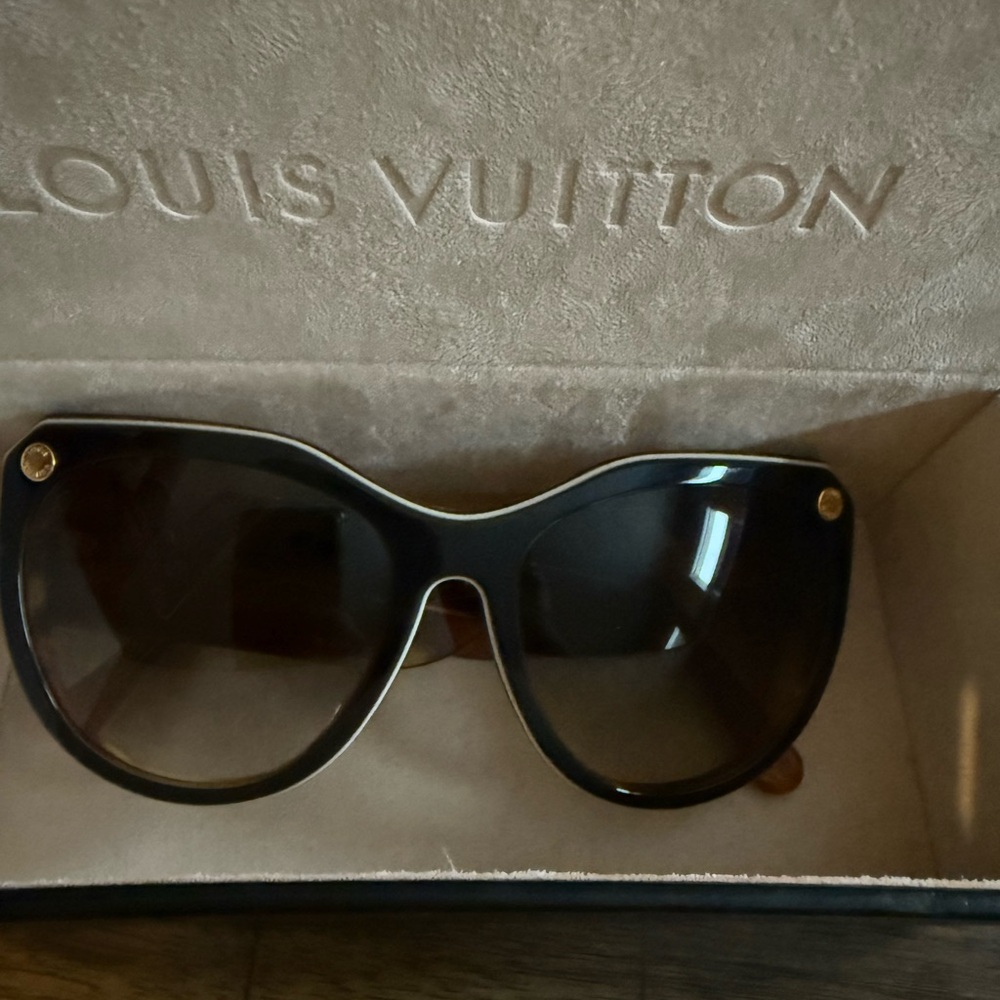 Louis Vuitton Black Sunglasses